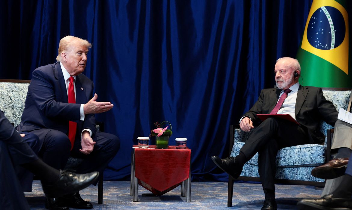 U.S. President Donald Trump and Brazilian President Luiz Inacio Lula da Silva meet on the sidelines of the 47th Association of Southeast Asian Nations (ASEAN) summit in Kuala Lumpur, Malaysia, October 26, 2025. REUTERS/Evelyn Hockstein