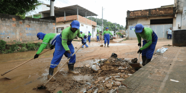 Secretaria de Serviços retira quase 15 mil toneladas de resíduos das ruas em janeiro