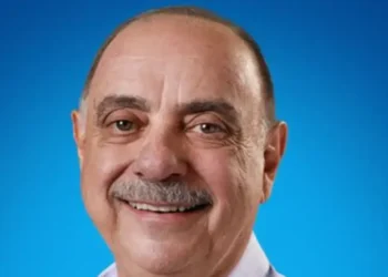 Vice assume prefeitura de BH, após licença médica de Fuad Noman