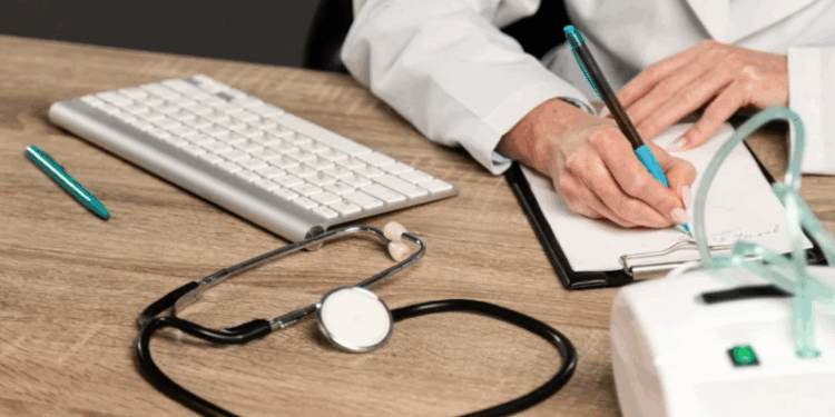 290 mil clientes terão que mudar de plano de saúde até maio; entenda