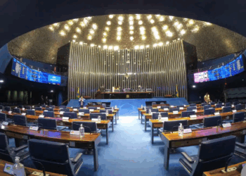 Oposição desocupa Senado sem acordo para impeachment de Moraes