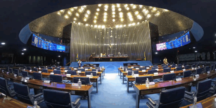 Oposição desocupa Senado sem acordo para impeachment de Moraes