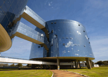 PGR diz que recebeu com “assombro” sanções contra Alexandre de Moraes