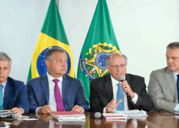 Governo zera tarifa de importação de 9 alimentos para reduzir preços
