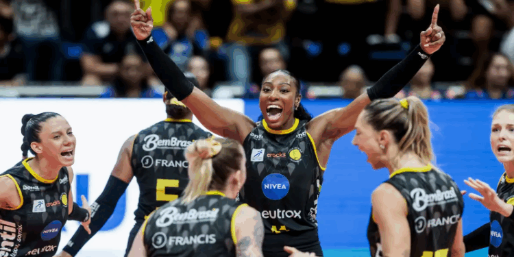 Praia Clube é tricampeão do Sul-Americano de vôlei feminino