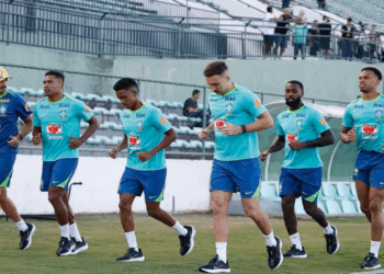 Eliminatórias: Dorival comanda primeiro treino com grupo completo