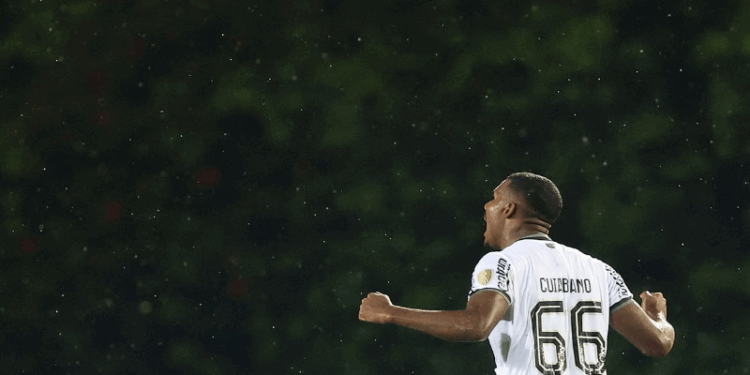 Libertadores: Botafogo joga mal, mas arranca vitória sobre o Carabobo