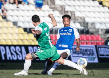 Cruzeiro vence Banfield antes de retomada do Campeonato Brasileiro