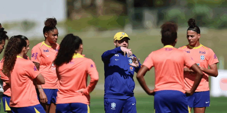 Arthur Elias admite favoritismo do Brasil na Copa América