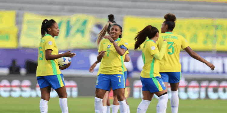 Liderada por Kerolin, seleção goleia Bolívia na Copa América
