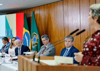 Combate à fome precisa de sensibilidade e política de Estado, diz Lula