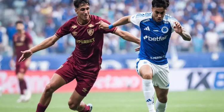 Cruzeiro empata com Flu e perde chance de colocar pressão nos líderes