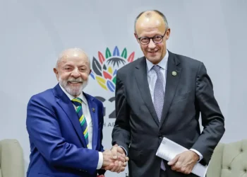 Após mal-estar sobre críticas a Belém, Lula se reúne com premiê alemão
