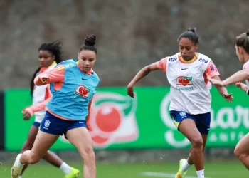 Seleção feminina inicia preparação para amistosos na Europa