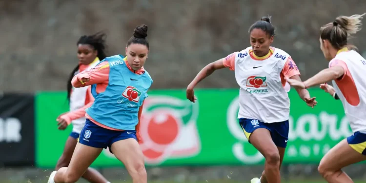 Seleção feminina inicia preparação para amistosos na Europa