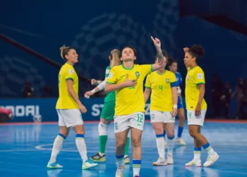 Brasil goleia Itália e está nas quartas da Copa do Mundo de futsal
