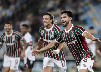 Fluminense goleia São Paulo e confirma presença na Copa Libertadores