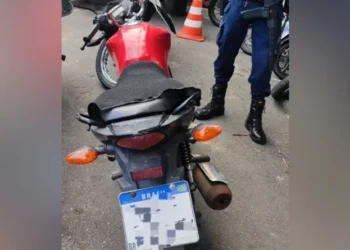 Homem é preso com moto roubada 22 dias depois de sair da cadeia