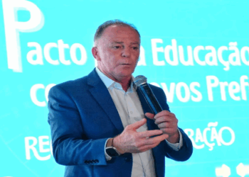 Governo do ES libera R$ 485 milhões para educação nos municípios