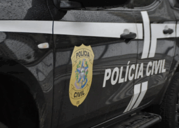 Mulher é trancada dentro de casa com filhas na Serra