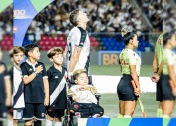 Xodó do Vasco no ES emociona o ídolo Vegetti após vitória na Copa do Brasil