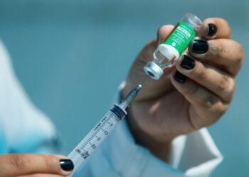 InfoGripe: casos de SRAG por Covid-19 e rinovírus aumentam no Brasil