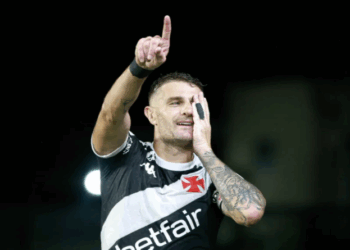 Vasco vence o Santos de virada na primeira rodada do Brasileirão