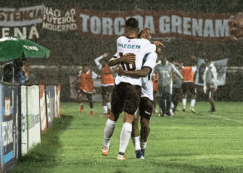 Desportiva goleia o Vilavelhense na abertura do mata-mata do Capixabão