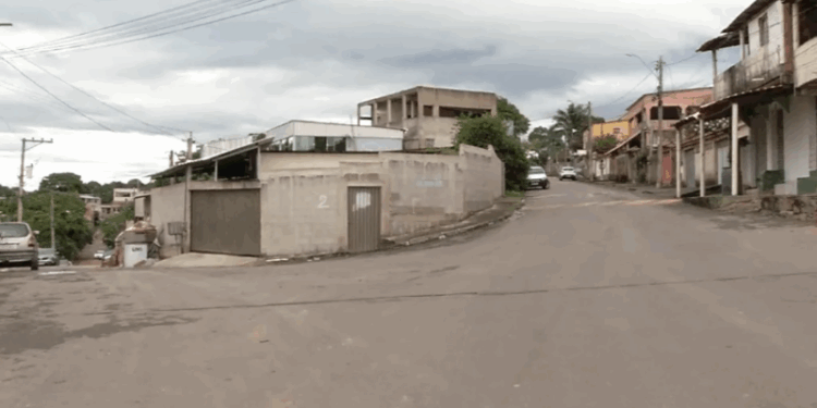 Homem é baleado sete vezes ao buscar filha na casa da babá em Viana