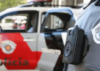 Dois PMs são presos acusados de estuprar jovem de 20 anos após carona em viatura em SP