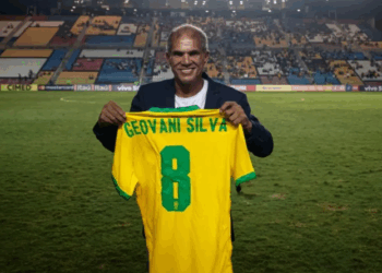 Geovani Silva, ex-Vasco, recebe alta e está em casa após mais de um mês internado