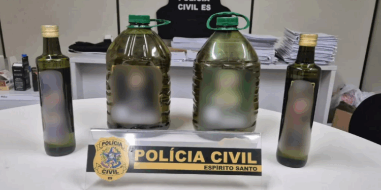 Quase 9 mil litros de óleo fraudado são apreendidos na Grande Vitória