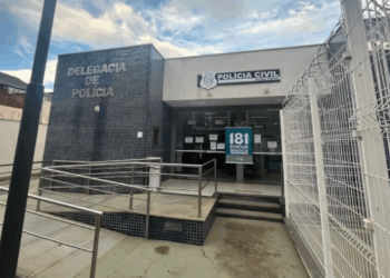 Pai é preso suspeito de abusar sexualmente das filhas de 15 e 23 anos