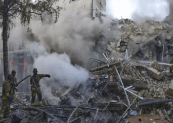 Bombardeios russos deixam ao menos 16 mortos em Kiev: “um dos piores ataques”, diz Zelensky