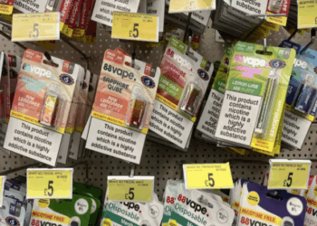 Smart vapes: a nova cara do cigarro eletrônico para atrair usuários adolescentes