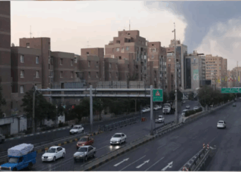 Como é o dia a dia dos iranianos entre bombas de Israel e negligência do Estado