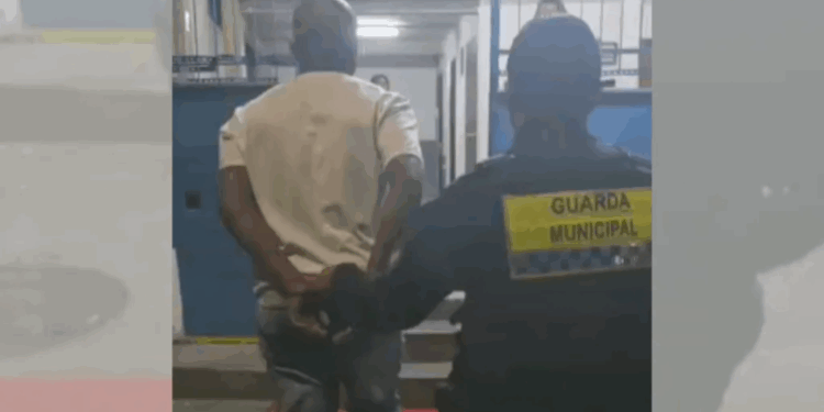 Chef de cozinha é detido pela Guarda de Vitória com carro roubado