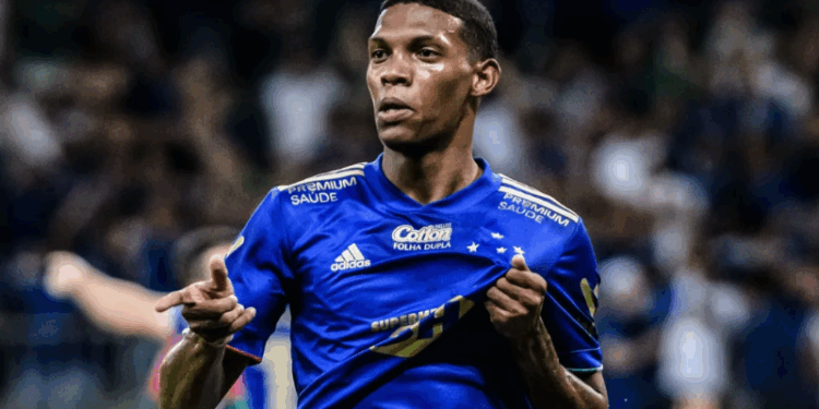 Rio Branco contrata ex-atacante do Cruzeiro para o lugar de Matheus Costa
