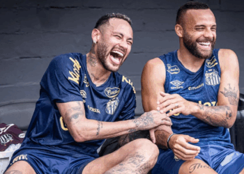 Neymar é registrado e tem sinal verde para estreia no Santos