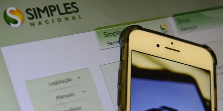 SIMPLES NACIONAL: Empresários pedem atualização urgente do teto do MEI para R$ 144,9 mil