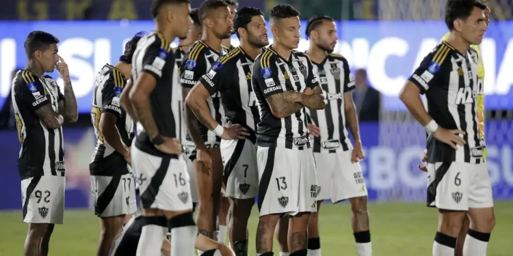 Lanús supera Atlético-MG nos pênaltis e é bicampeão da Sul-Americana