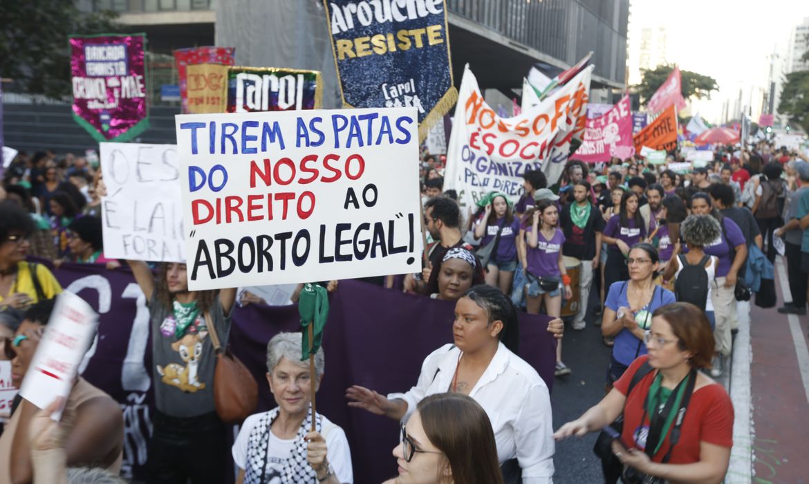 São Paulo  SP 23/06/202 Ato no MASP contra o Projeto de Lei (PL) 1.904/24, que equipara o aborto de gestação acima de 22 semanas ao homicídio. Foto Paulo Pinto/Agencia Brasil