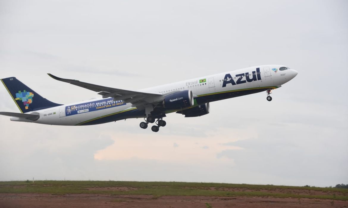 Aeronave trará da Índia 2 milhões de doses da vacina contra a Covid-19 ao Brasil