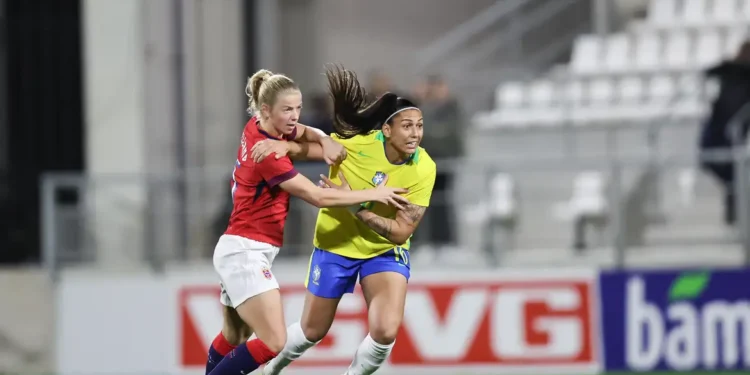 Seleção feminina perde para Noruega em penúltimo compromisso do ano