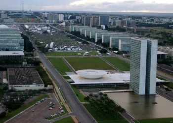 Por acordo, Congresso derruba vetos a projeto sobre dívidas de estados