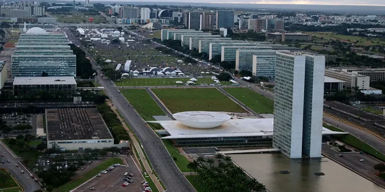 Por acordo, Congresso derruba vetos a projeto sobre dívidas de estados