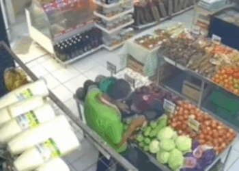 Homem furta carne em mercado de Vila Velha e é flagrado por câmeras