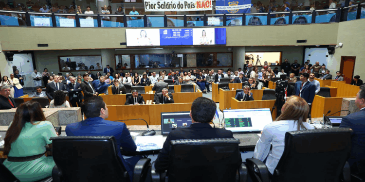 Mudança na lei de limites municipais tramita em urgência