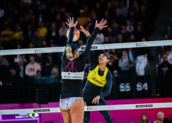Após revés na semi, Brasil busca bronze no Mundial de vôlei de praia