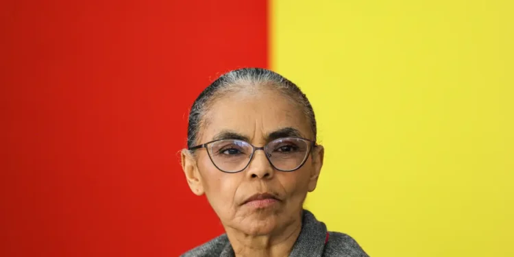 26/12/2025 – Saída da dependência de combustível fóssil é possível, diz Marina